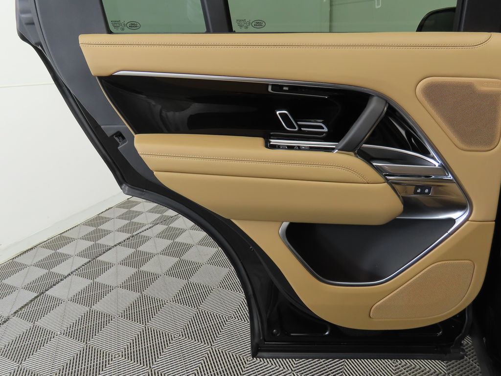 Thumbnail: 2025 Land Rover Range Rover - 26