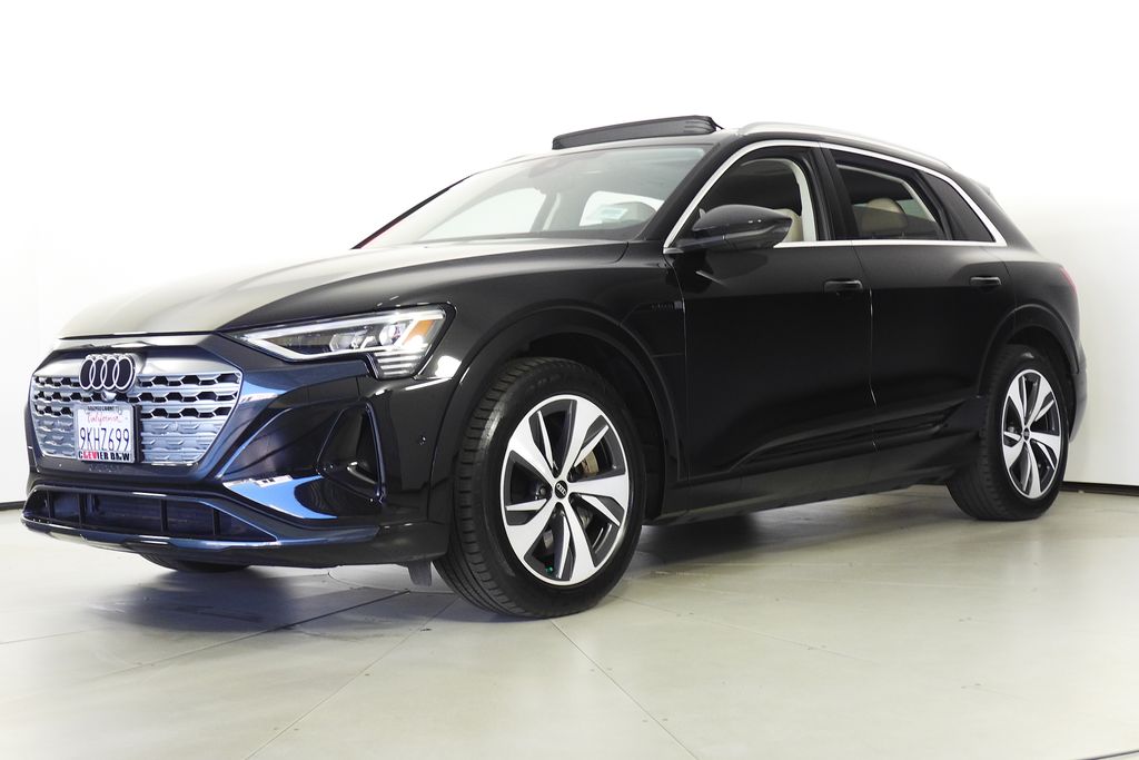 Thumbnail: 2024 Audi Q8 e-tron - 2