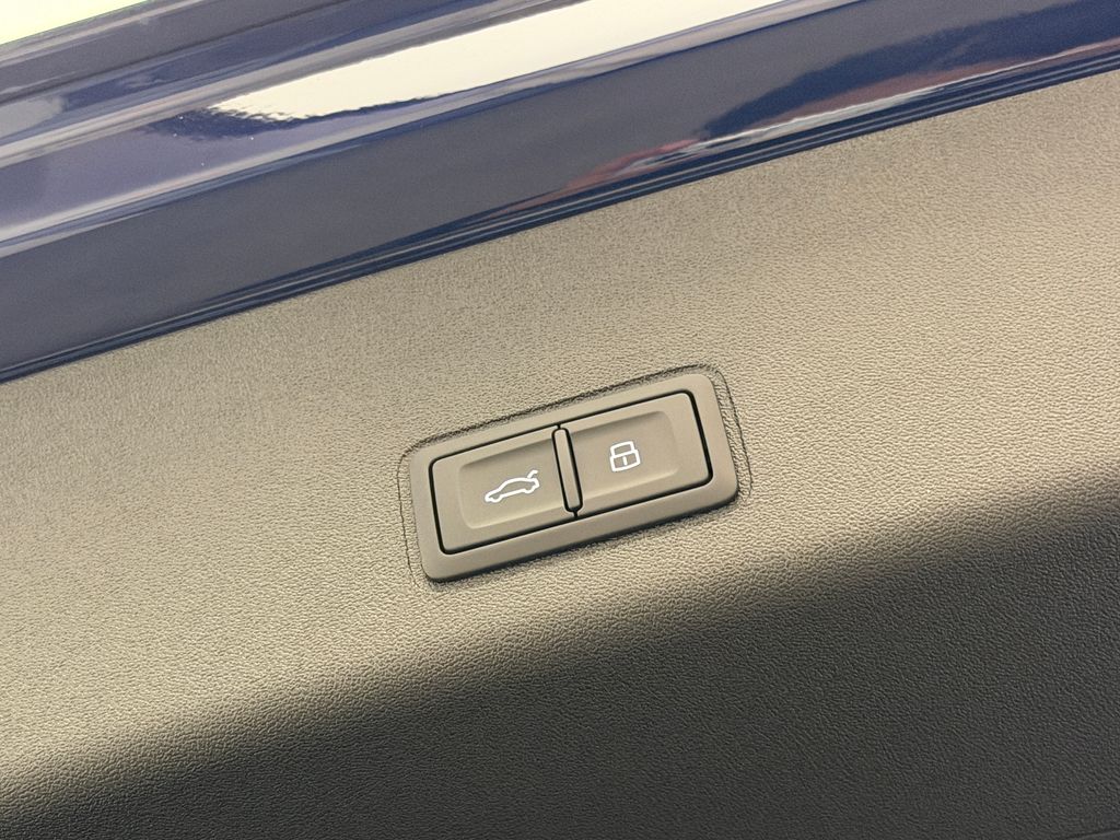 Thumbnail: 2026 Audi Q3 - 18