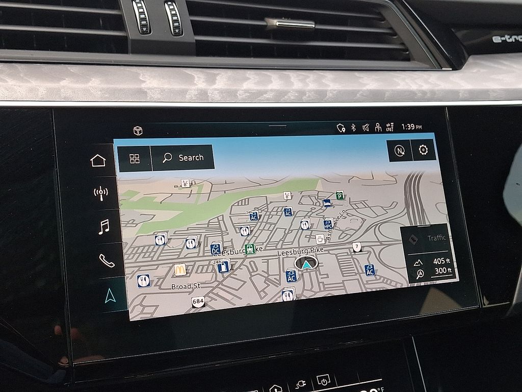 Thumbnail: 2022 Audi e-tron S - 17