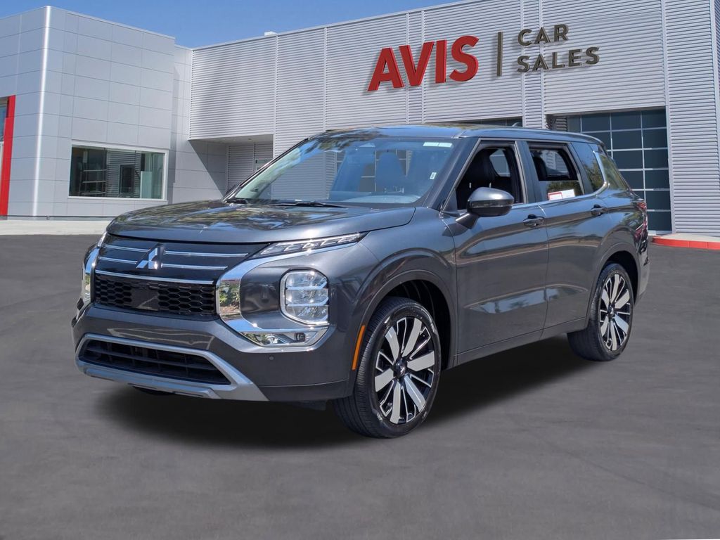 Gray 2025 Mitsubishi Outlander SE FWD SUV / Crossover Front-Wheel Drive Continuously Variable Transmission