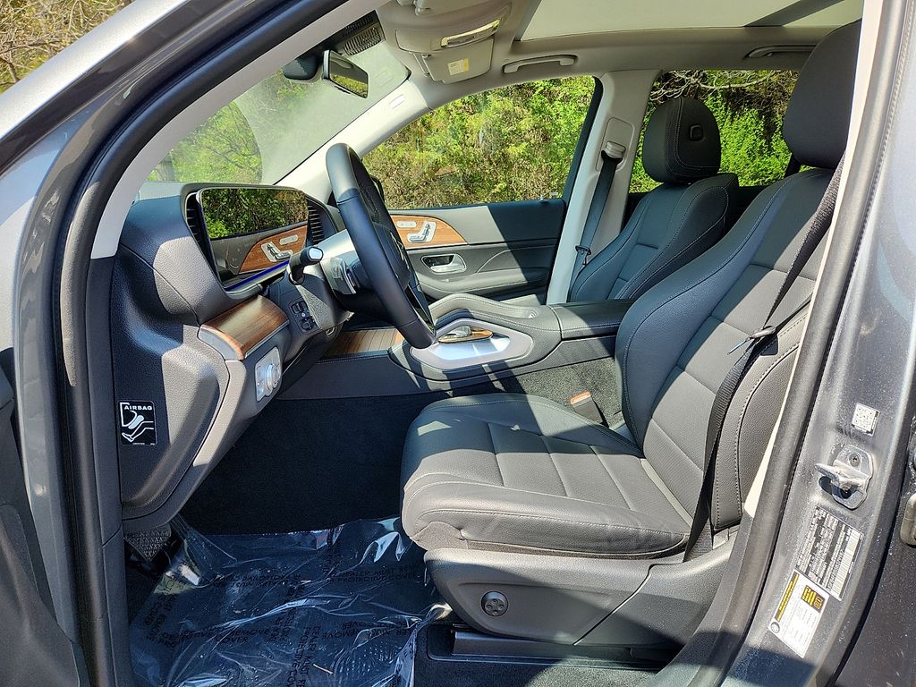 Thumbnail: 2025 Mercedes-Benz GLE - 13