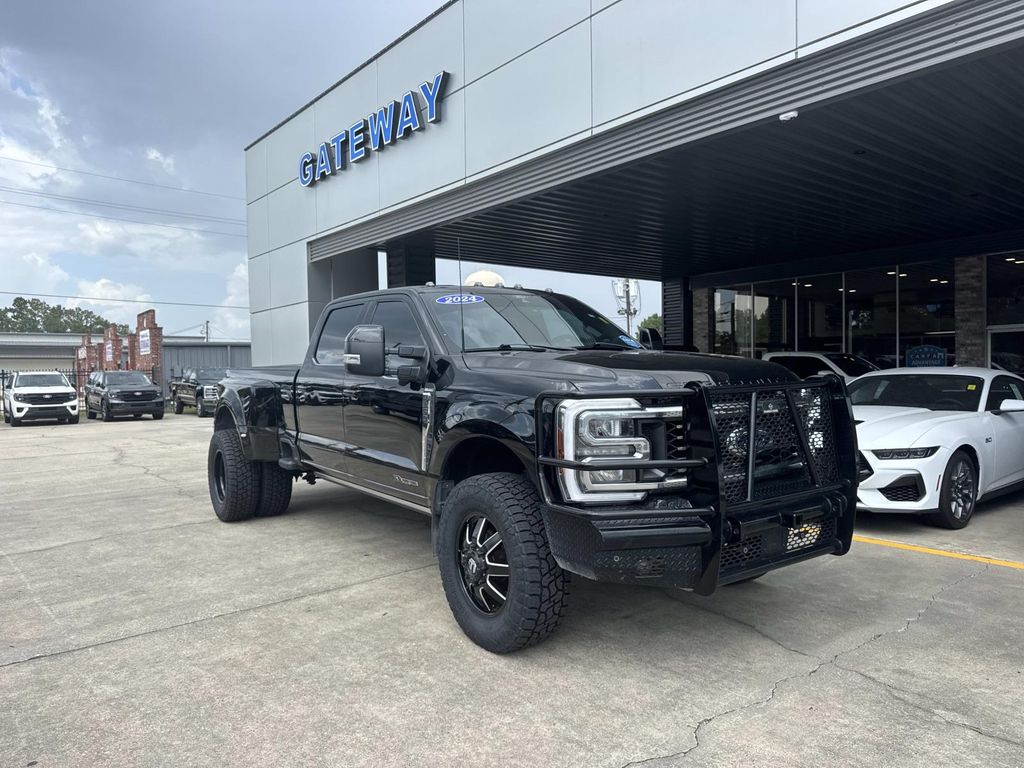 Agate Black Metallic 2024 Ford F-350 Super Duty Pickup Truck Four-Wheel Drive Automatic