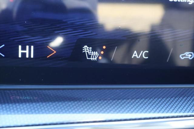 Thumbnail: 2026 Chevrolet Suburban - 30