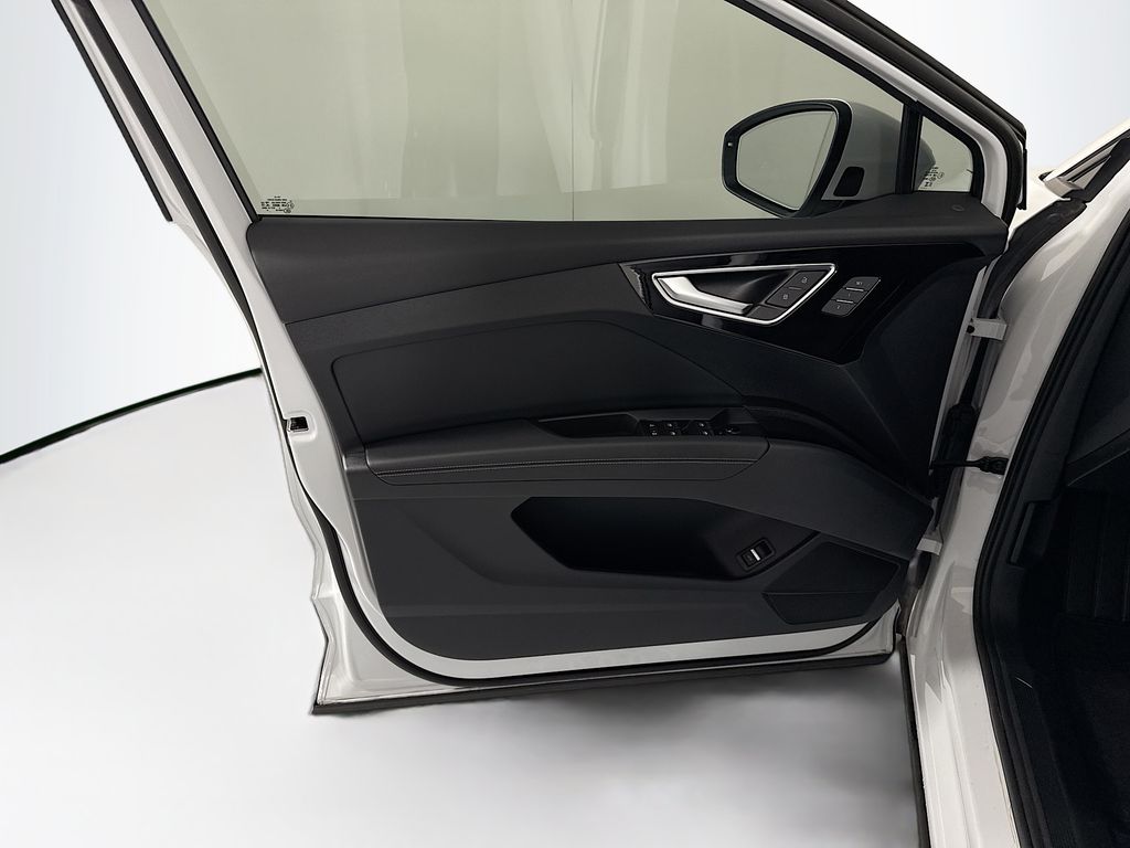 Thumbnail: 2023 Audi Q4 e-tron - 24