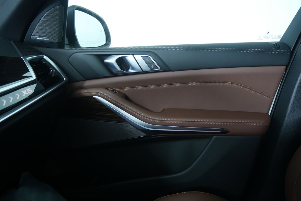 Thumbnail: 2026 BMW X5 - 24