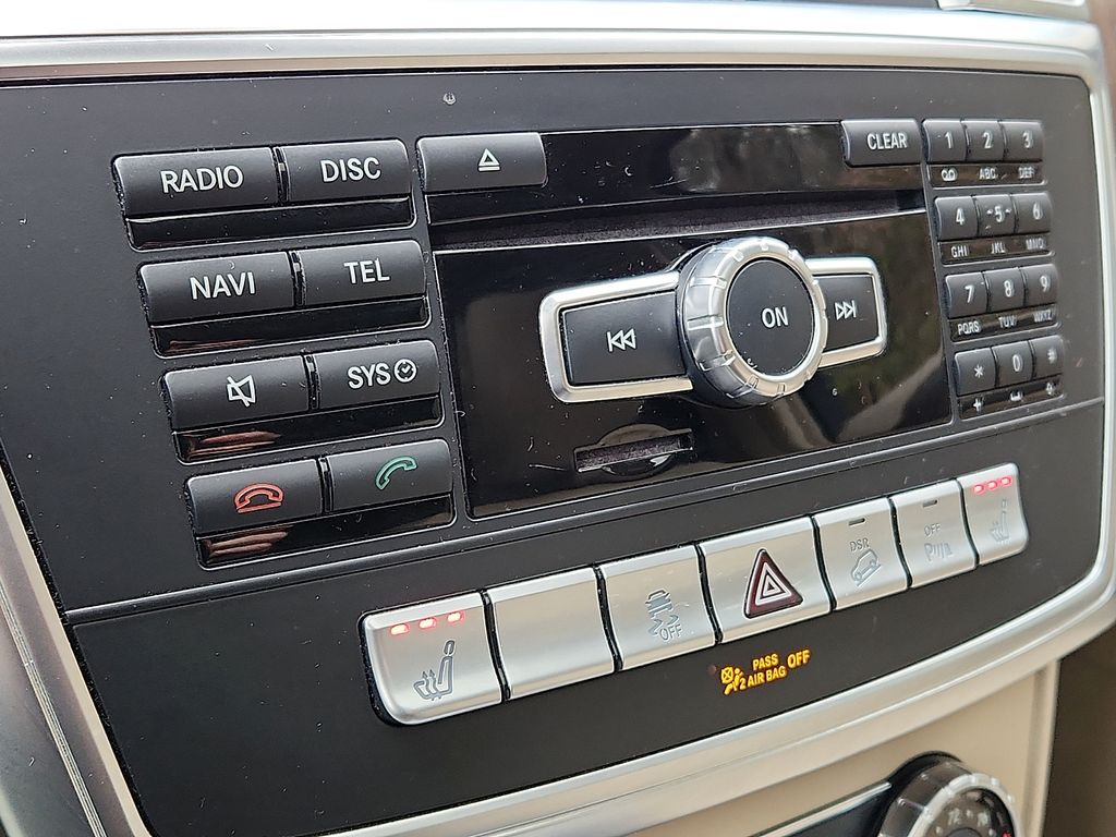 Thumbnail: 2015 Mercedes-Benz M-Class - 17