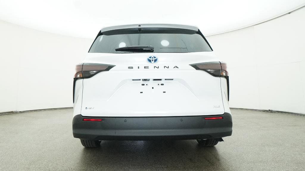 Thumbnail: 2025 Toyota Sienna - 30