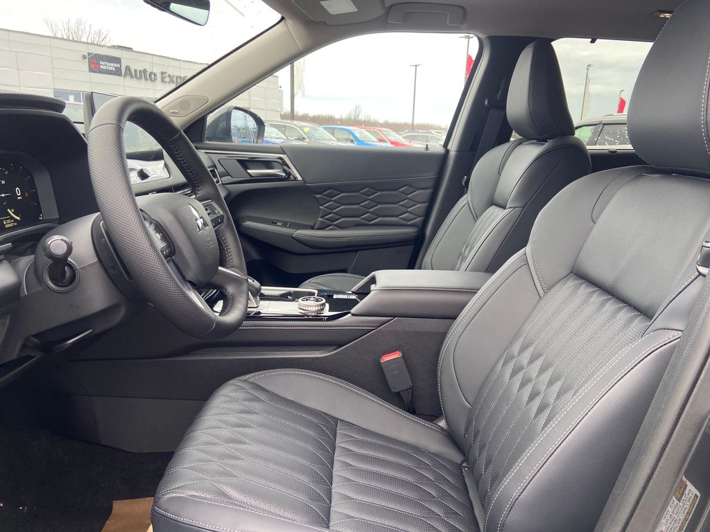 2026 Mitsubishi Outlander  Black at Auto Express Mitsubishi