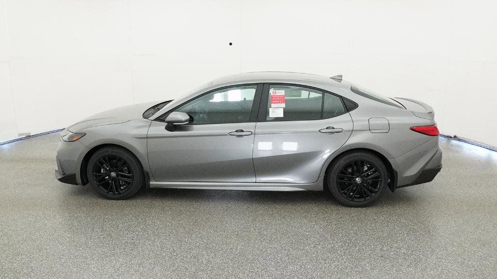 2025 Toyota Camry SE 13