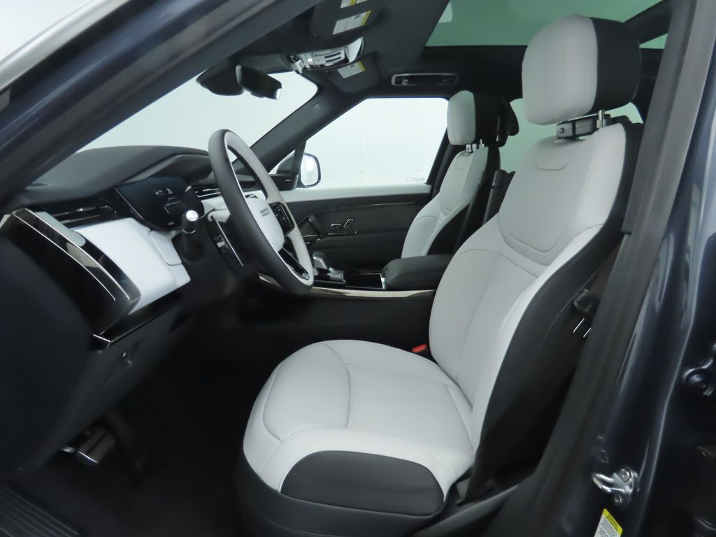 Thumbnail: 2025 Land Rover Range Rover Sport - 19