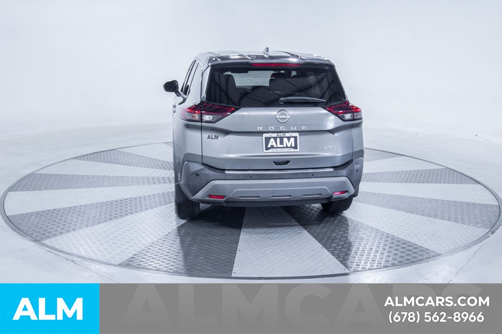 Used 2022 Gray Nissan SV image 8