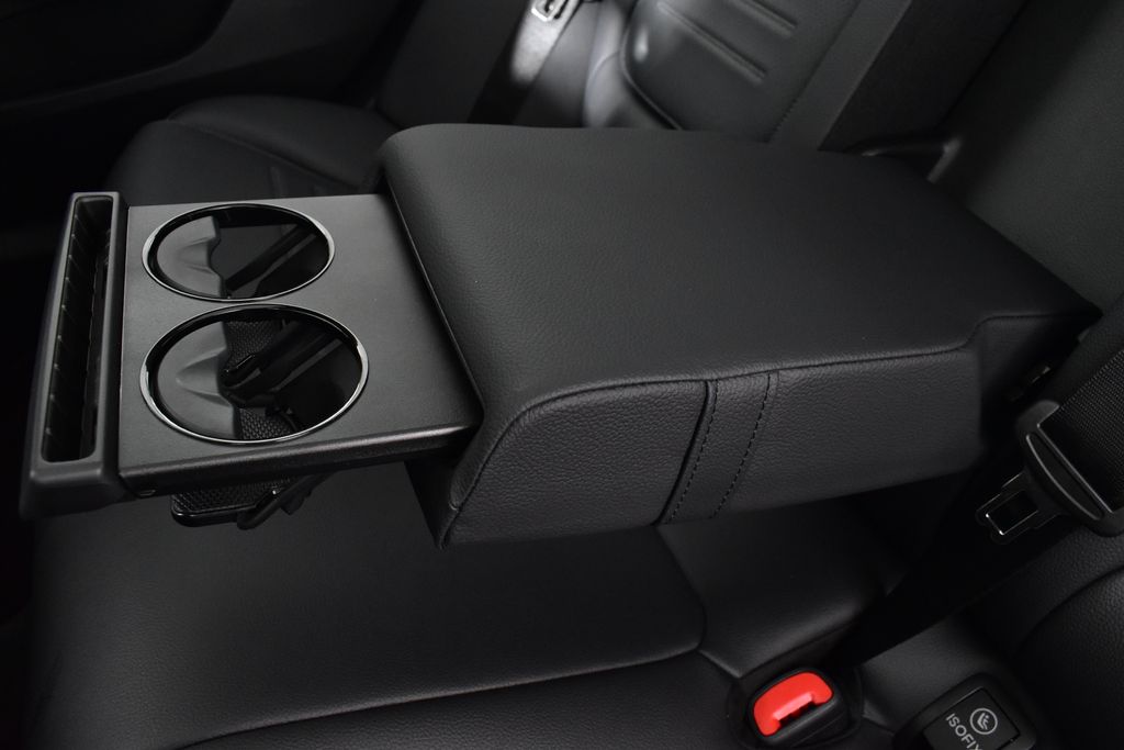 Thumbnail: 2025 Mercedes-Benz C-Class - 31