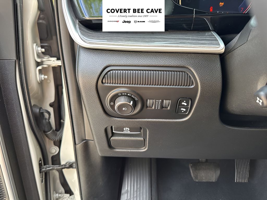 Used Car 2022 Jeep Wagoneer  Series Ii For Sale Under $35,000 In Austin, Texas