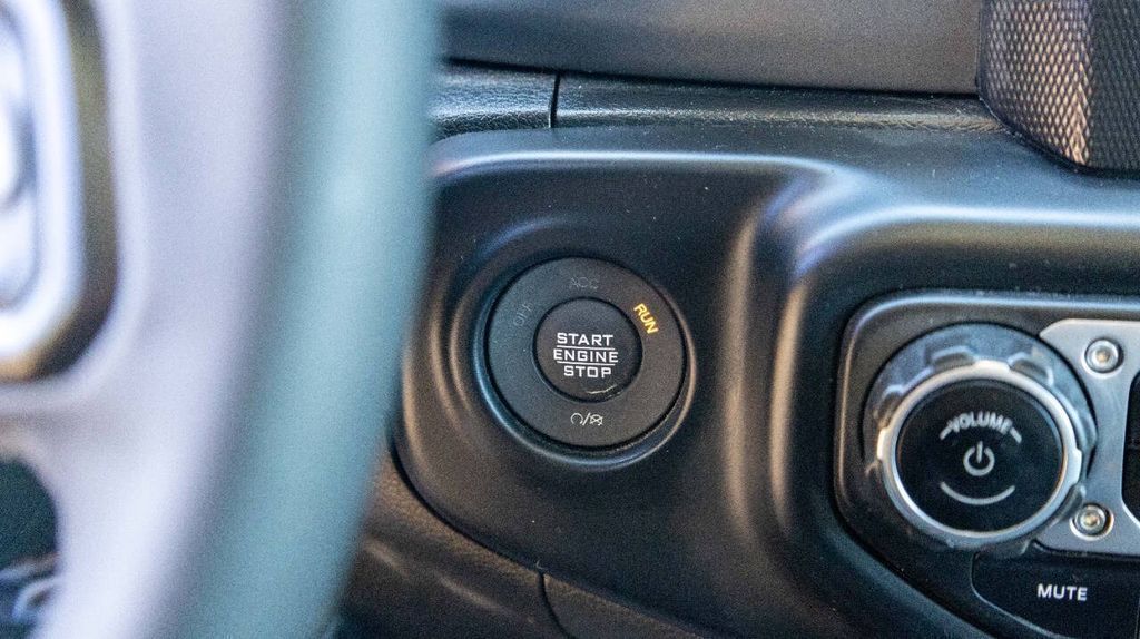 Used 2023 Jeep Gladiator Willys 4D Crew Cab