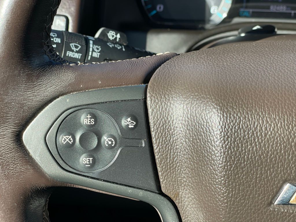 Thumbnail: 2018 Chevrolet Tahoe - 15