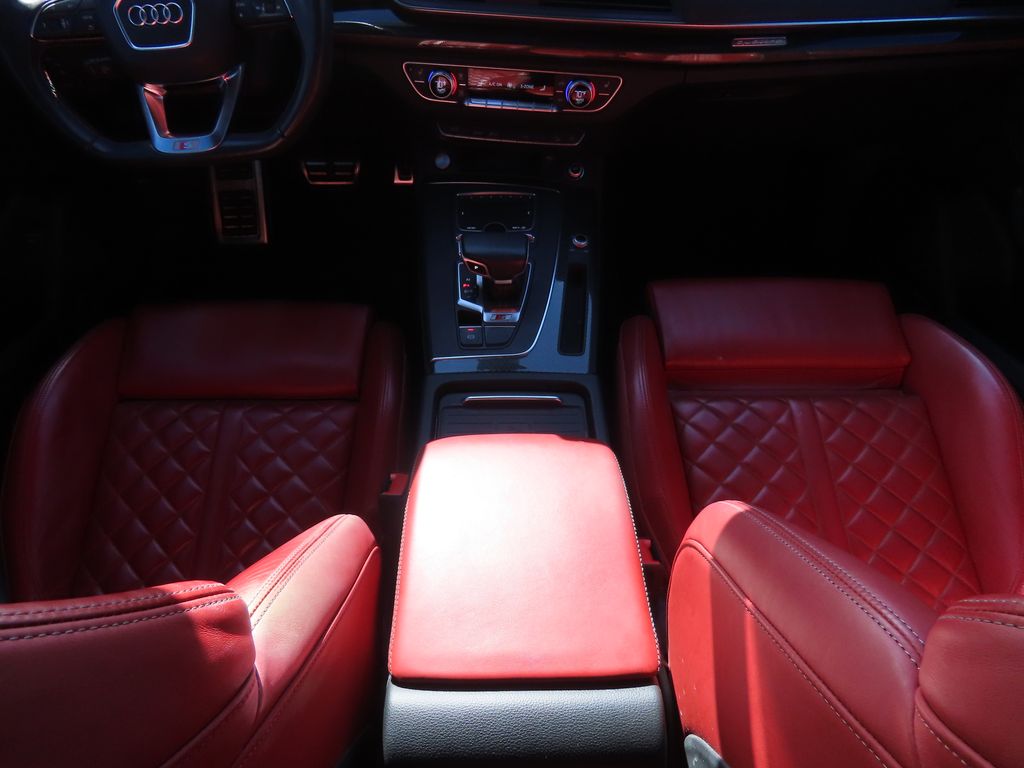 Thumbnail: 2020 Audi SQ5 - 9