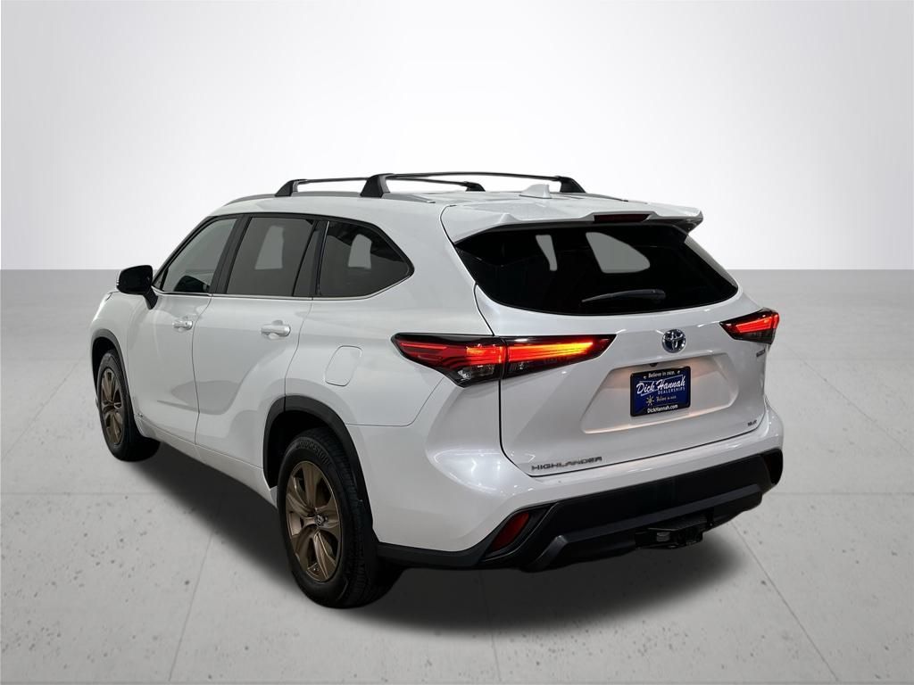 2023 Toyota Highlander Hybrid Bronze Edition