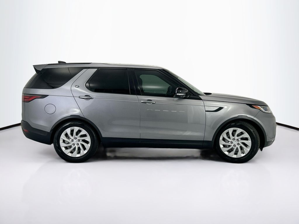 Thumbnail: 2025 Land Rover Discovery - 4