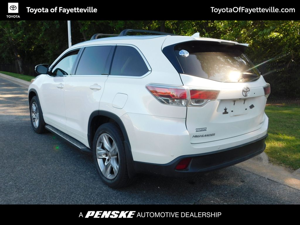 Thumbnail: 2015 Toyota Highlander - 10