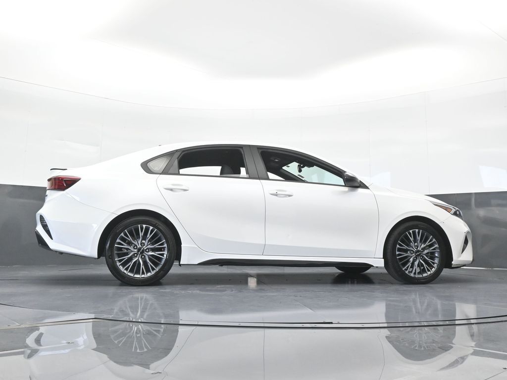 Used 2024 Snow White Pearl Kia GT-Line image 60