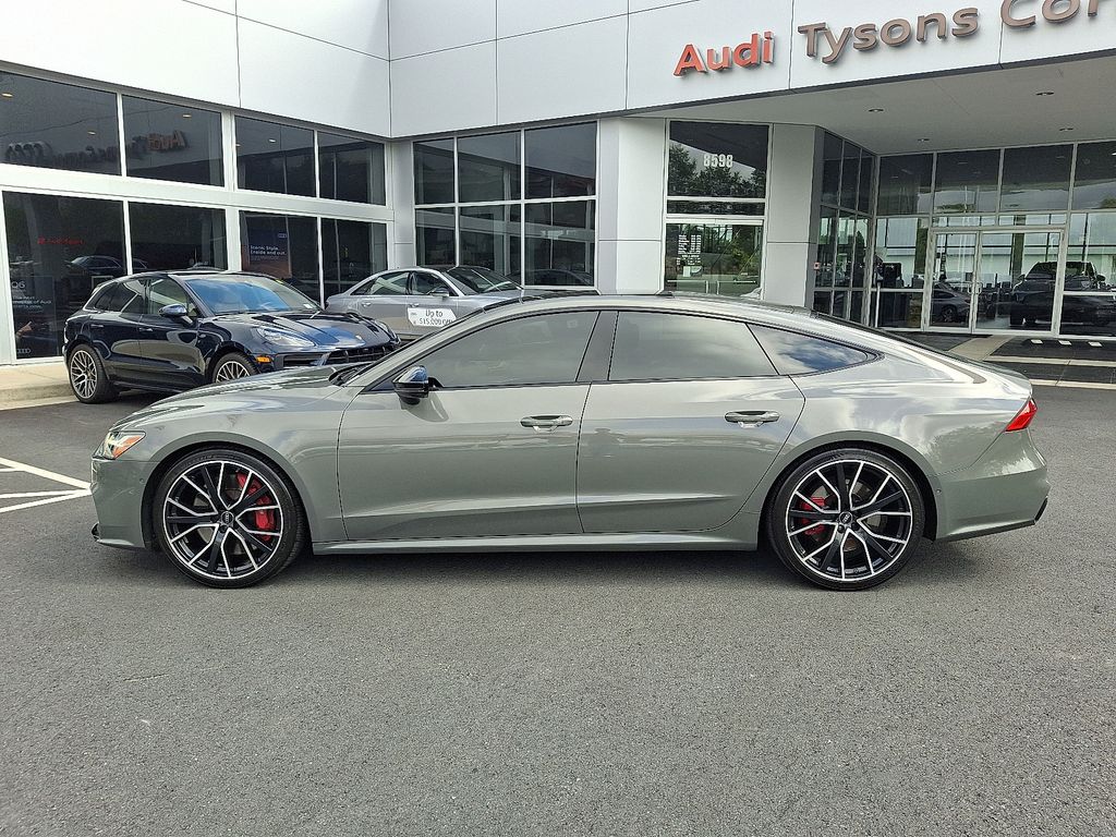 Thumbnail: 2022 Audi S7 - 7