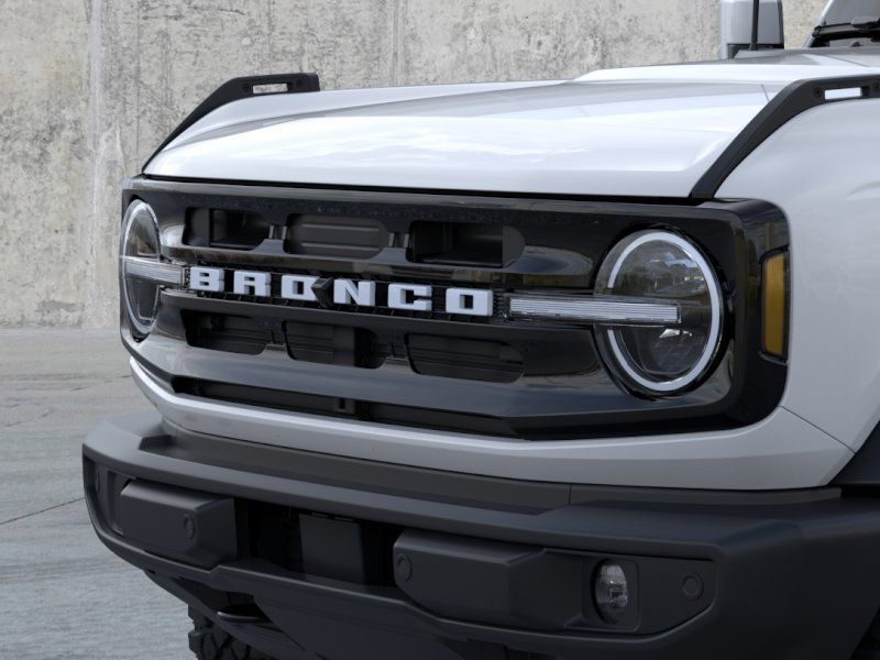 2026 Oxford White Ford Bronco Outer Banks 4X4 SUV
