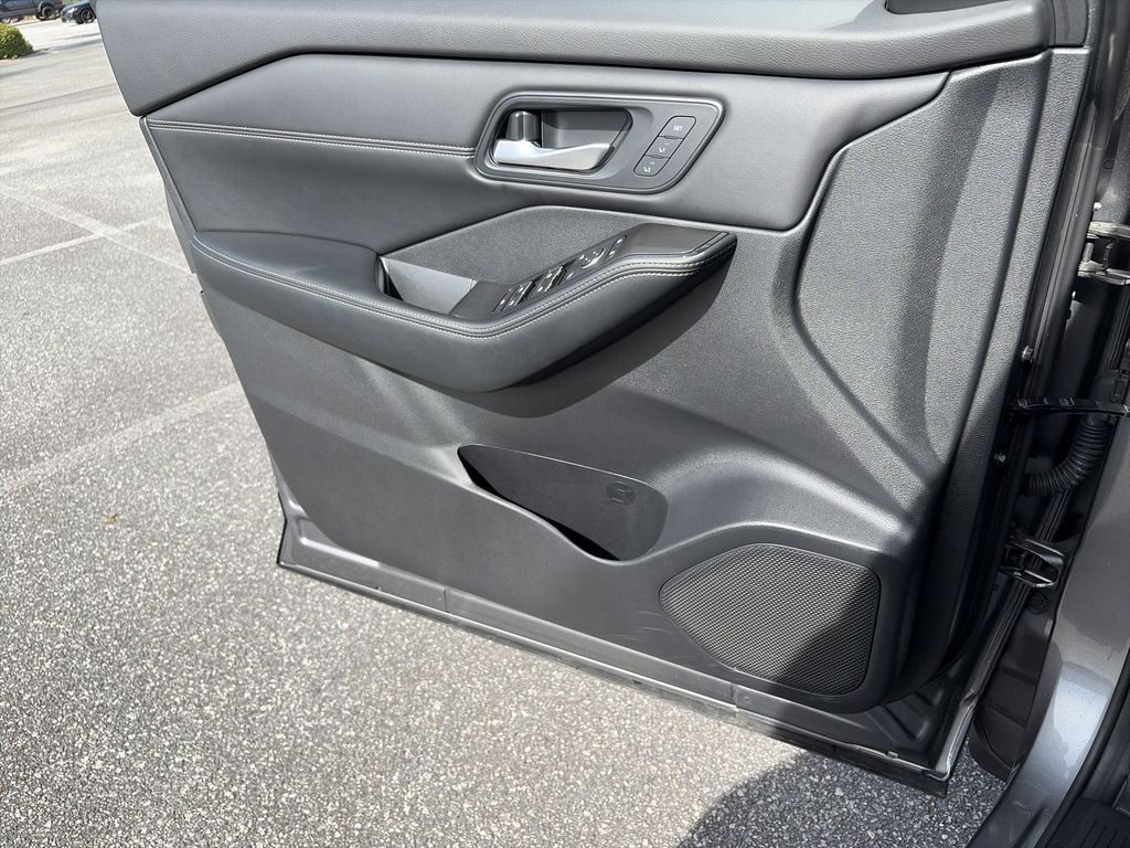 Used 2025 Nissan Rogue SUV