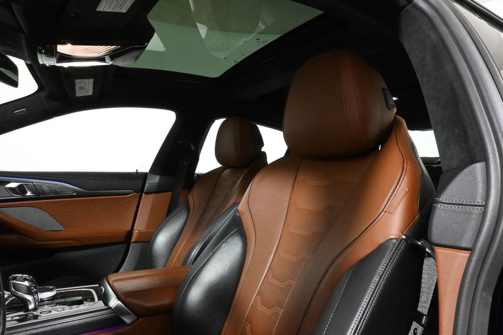 Thumbnail: 2022 BMW 8 Series - 4