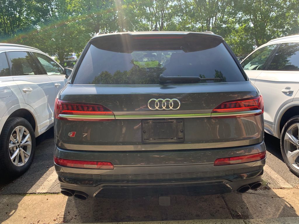 Thumbnail: 2021 Audi SQ7 - 8
