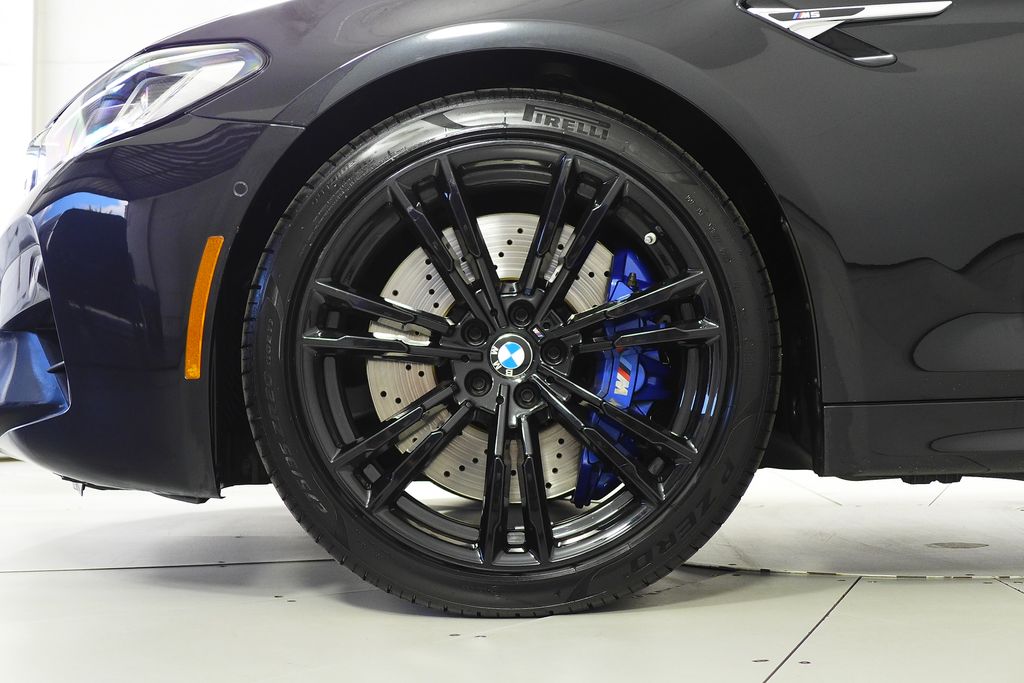 Thumbnail: 2023 BMW M5 - 5
