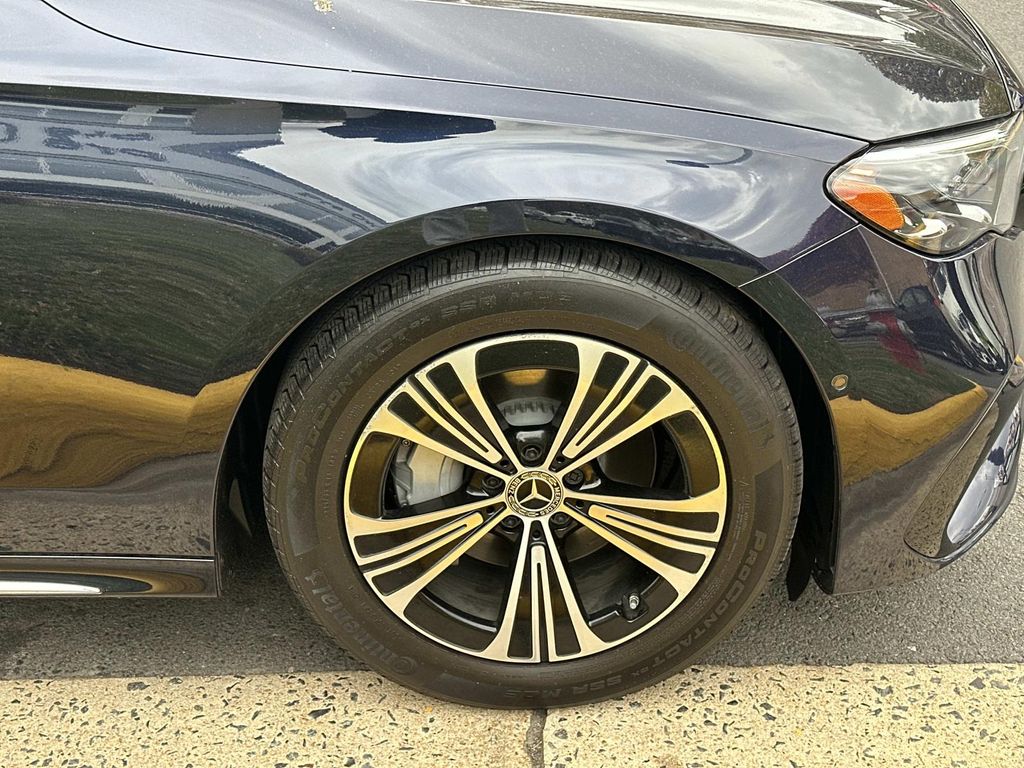 Thumbnail: 2025 Mercedes-Benz E-Class - 17