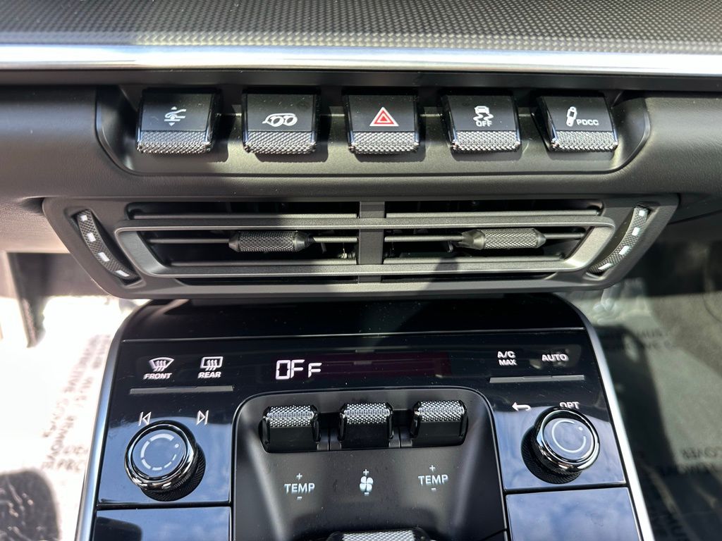 Thumbnail: 2022 Porsche 911 - 25