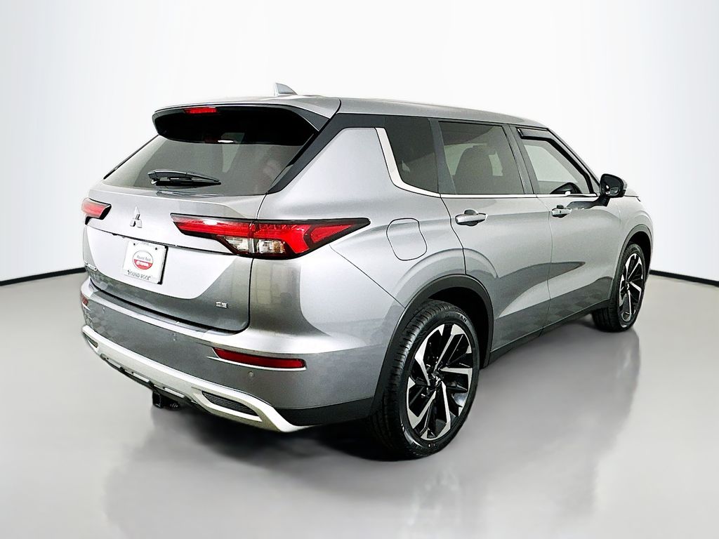 Thumbnail: 2022 Mitsubishi Outlander - 5
