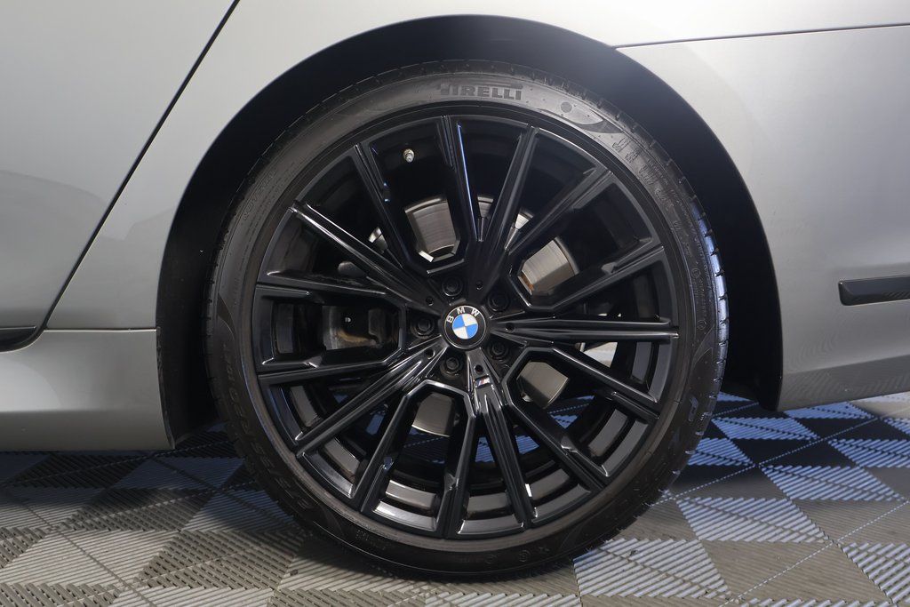 Thumbnail: 2022 BMW 7 Series - 16