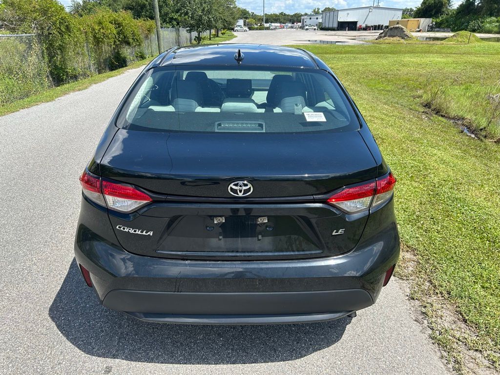 Thumbnail: 2022 Toyota Corolla - 4