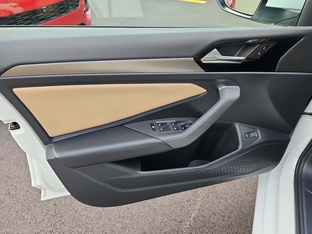 Thumbnail: 2019 Volkswagen Jetta - 12