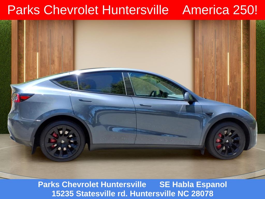 TeslaModel Y35