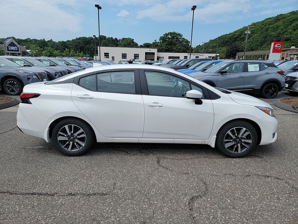 2024 Nissan Versa 1.6 SV 6