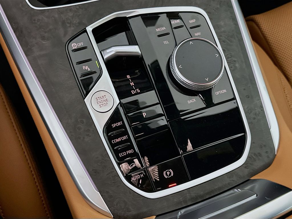 Thumbnail: 2026 BMW X5 - 15