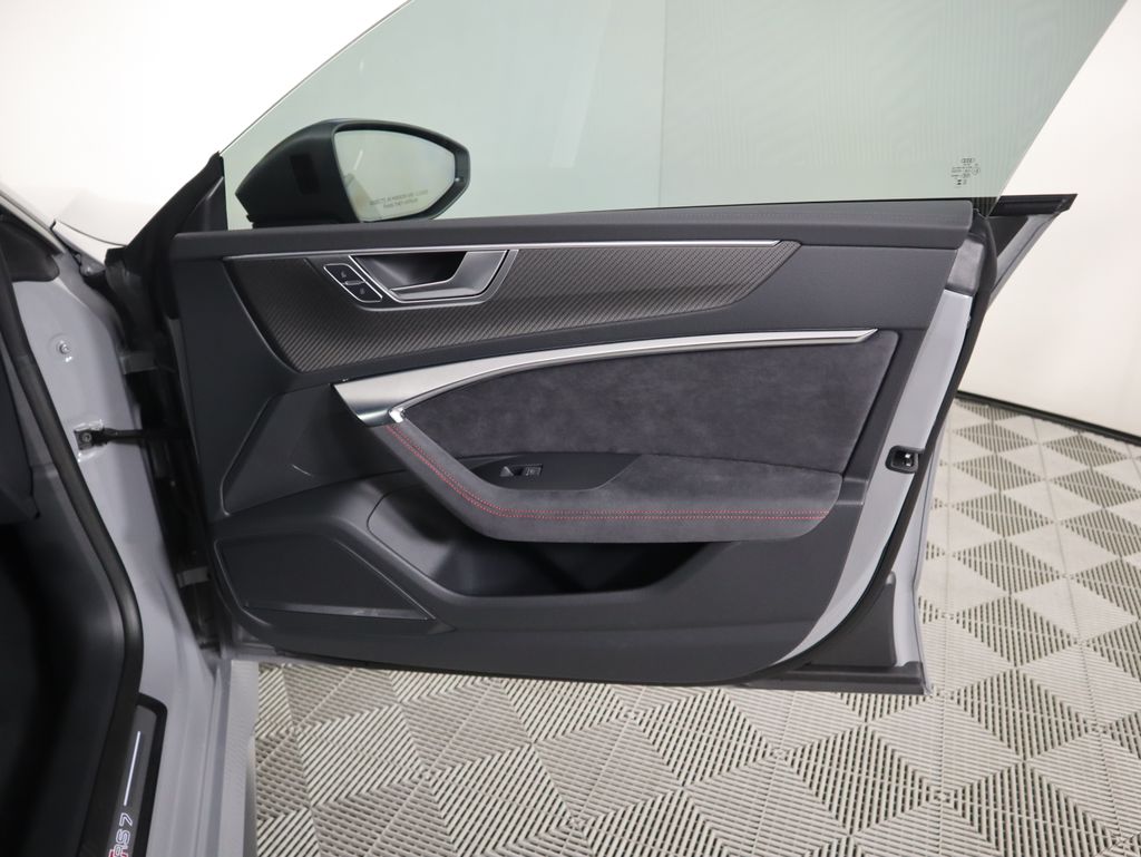 Thumbnail: 2026 Audi RS 7 - 27