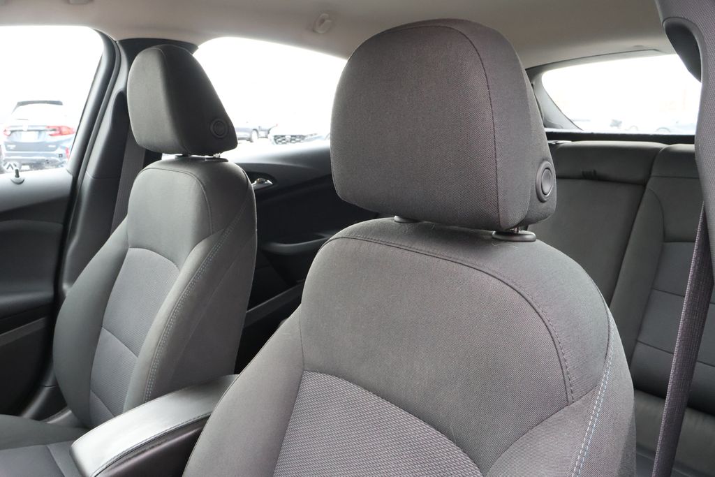 Thumbnail: 2017 Chevrolet Cruze - 30