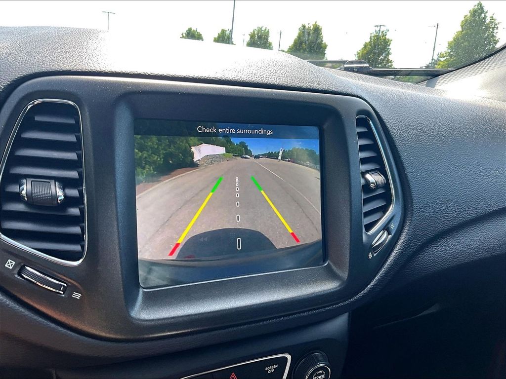 2018 Jeep Compass — photo 19
