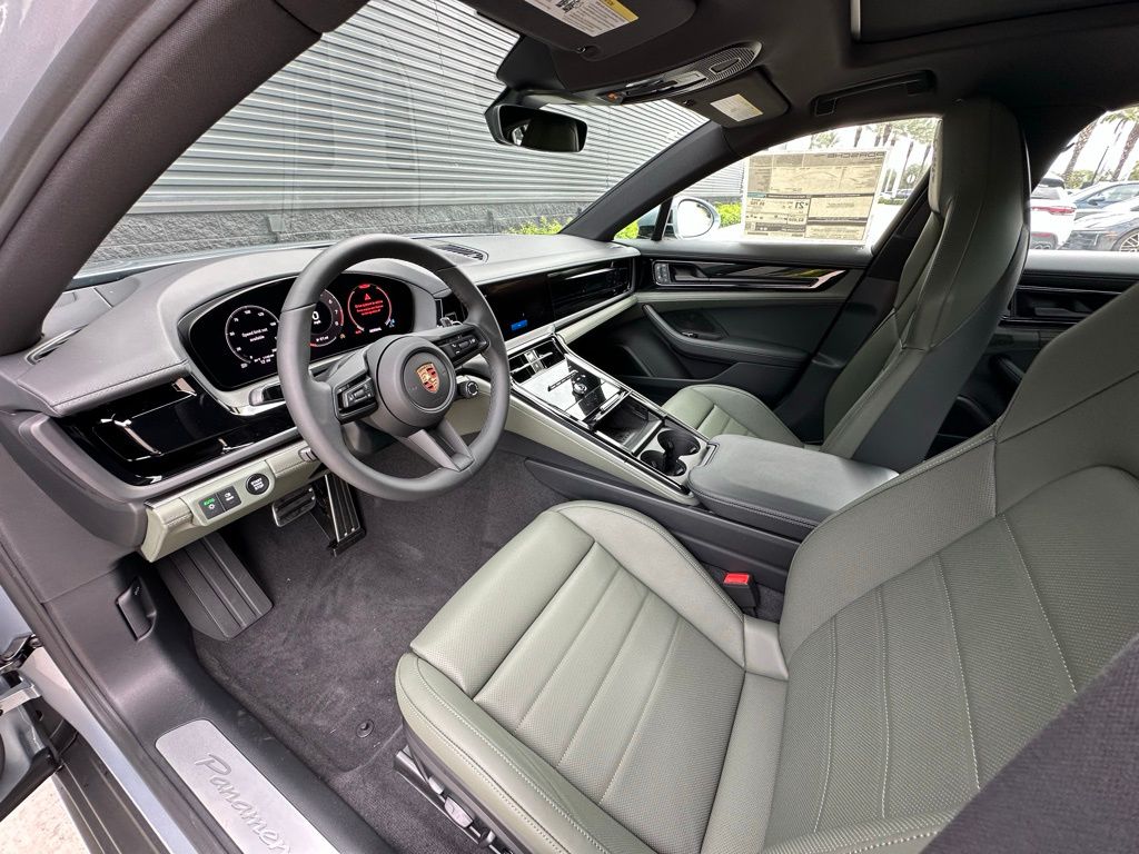 Thumbnail: 2025 Porsche Panamera - 4