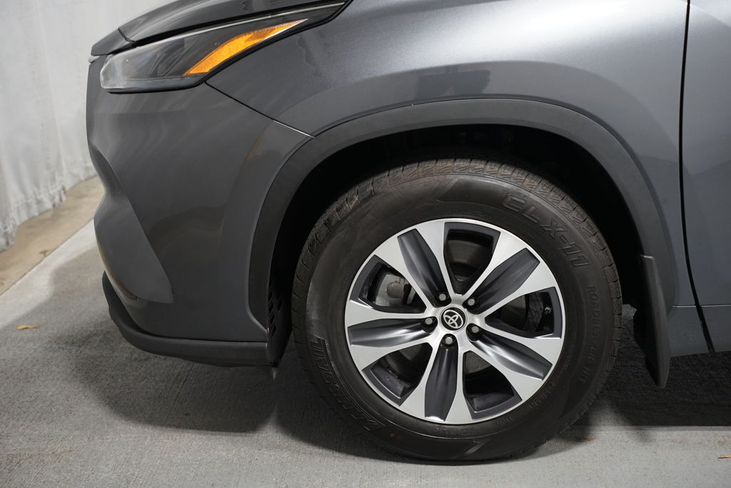 Thumbnail: 2024 Toyota Highlander - 5