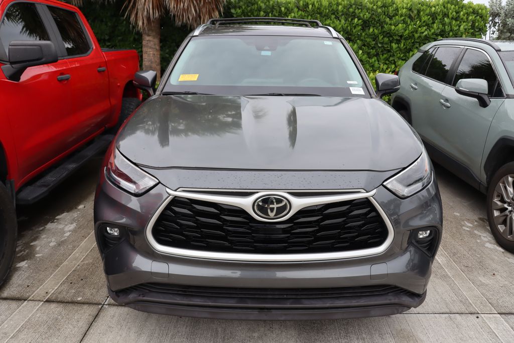 Thumbnail: 2021 Toyota Highlander - 5