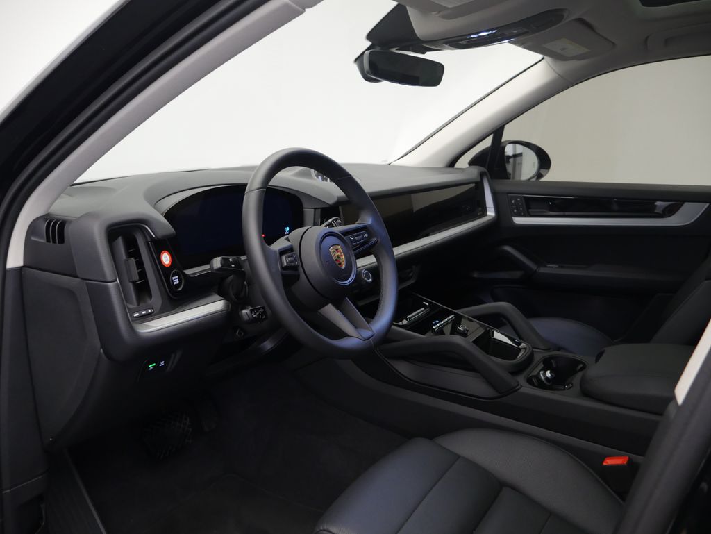 Thumbnail: 2024 Porsche Cayenne - 4