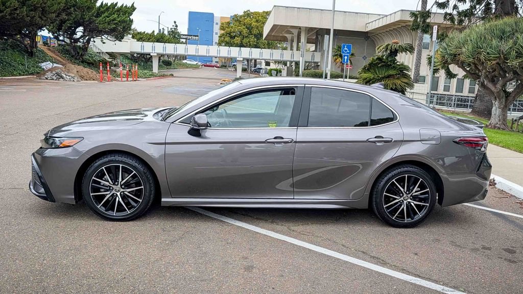 Used 2022 Toyota Camry SE 4D Sedan