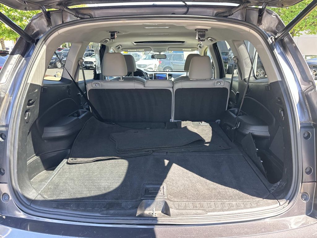 Thumbnail: 2017 Honda Pilot - 14