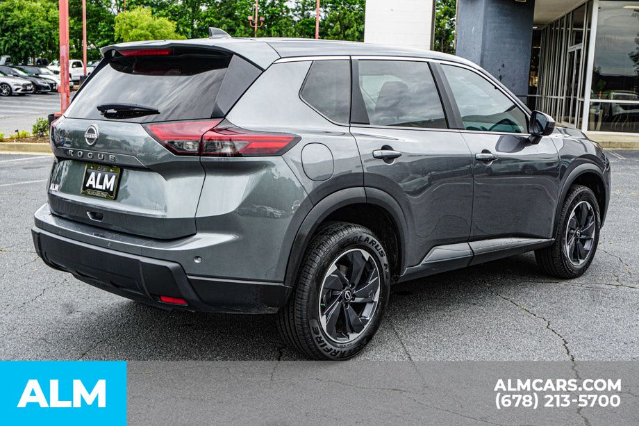 Used 2025 Gray Nissan SV image 5